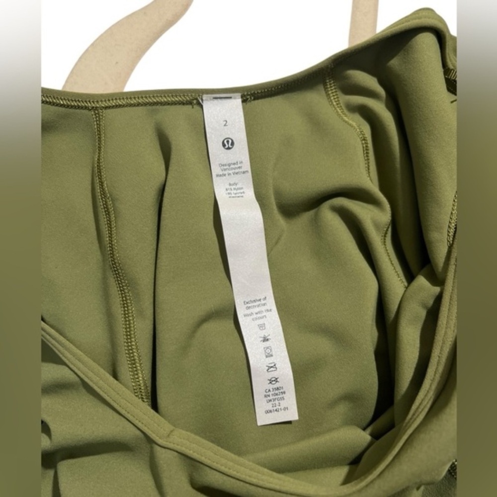 Lululemon Align tee Green Slim fit Cropped length Nulu Sz 2 - Picture 4 of 7